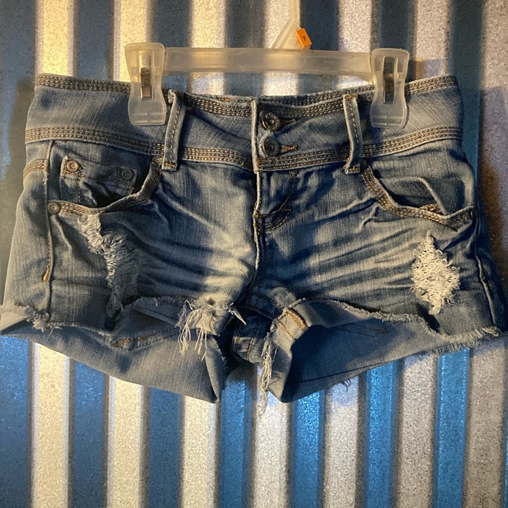 Almost Famous womens shorts size 3